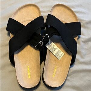 Old Navy Women's Black and Tan Sandals